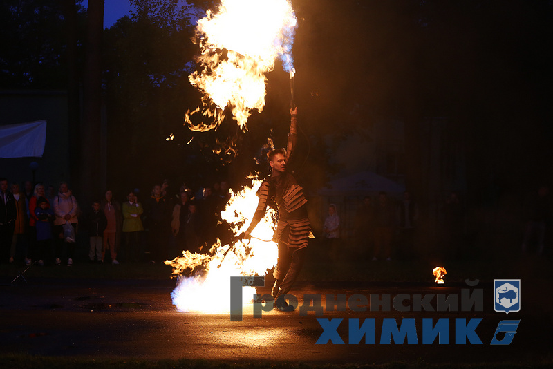 47886957065709 (5).jpg